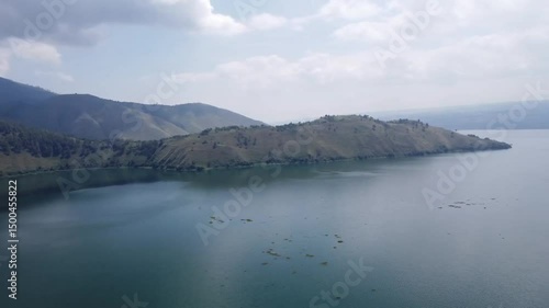 Wallpaper Mural statue of jesus in the middle of the lake Torontodigital.ca