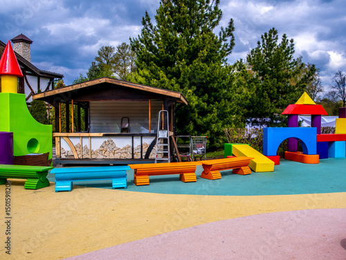 Wallpaper Mural Benches for relaxing on the playground in the park. Torontodigital.ca