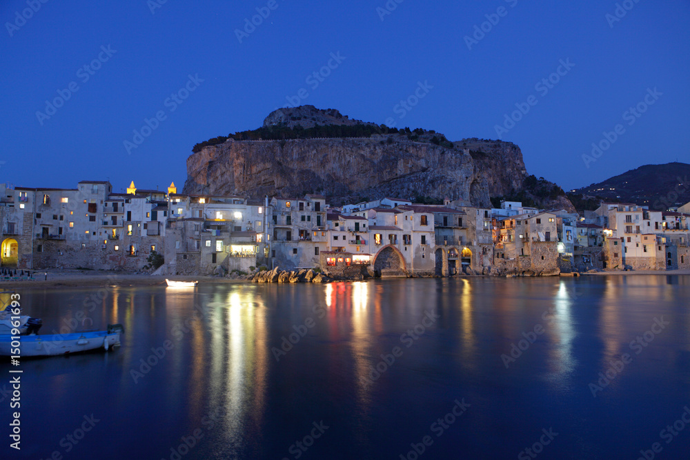 Fototapeta premium Night view of the town of Cefalù, Sicily, Italy