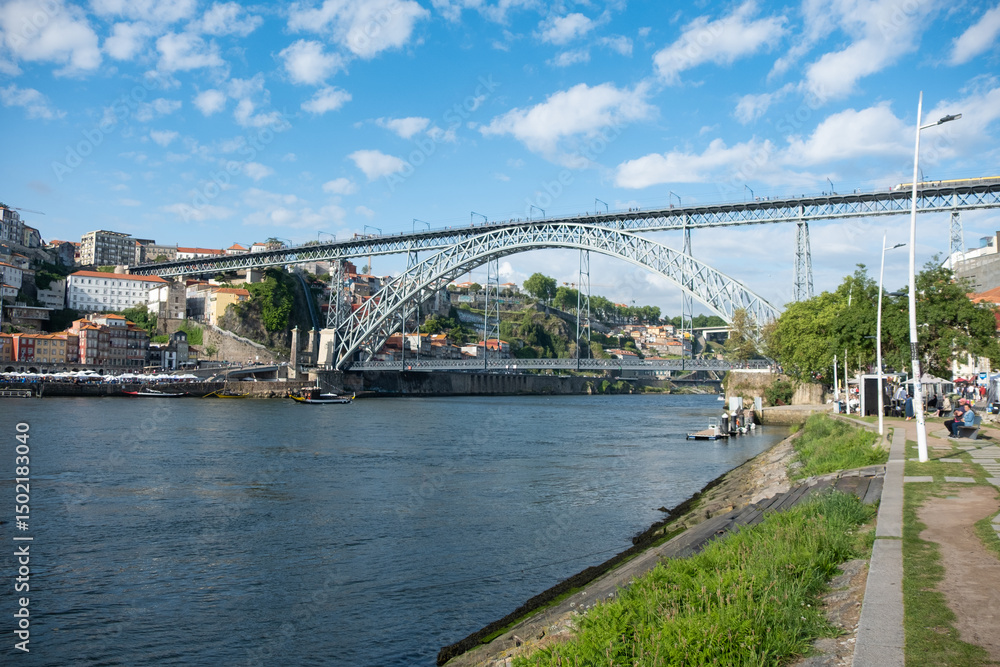 Fototapeta premium Dom Luis bridge and the River Douro in Porto, Portugal