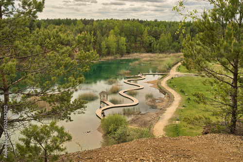 Fototapeta Naklejka Na Ścianę i Meble -  Park Gródek -  ścieżka na wodzie