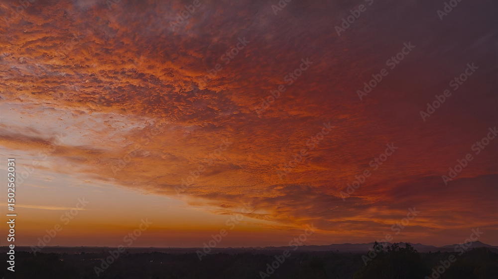 Obraz premium Sunset color gradient from orange to deep red