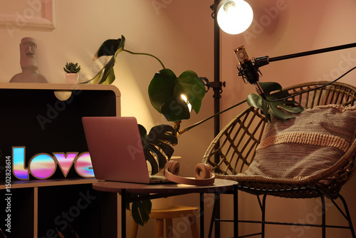 Interior of blogger's studi...