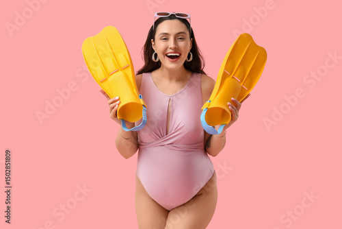 Young pregnant woman with f...
