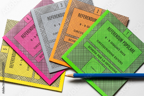 Schilderij op canvas Colored ballot slips for the five questions of 2025 Italian popular referendum,