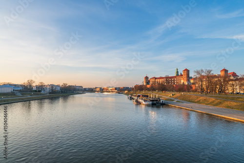 Obraz na płótnie Wawel castle famous landmark in Krakow Poland. Picturesque landscape on coast river Wisla w salonie