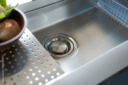 キッチンのステンレス排水口