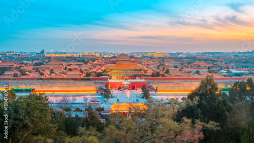 Fotografía Sunset View of the Forbidden City in Beijing, China