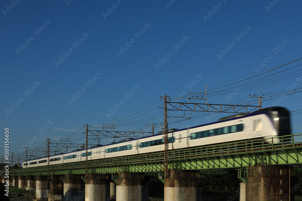 電車と青空 電車と青空