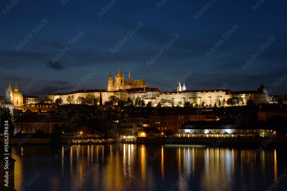 Fototapeta premium prague castle at night