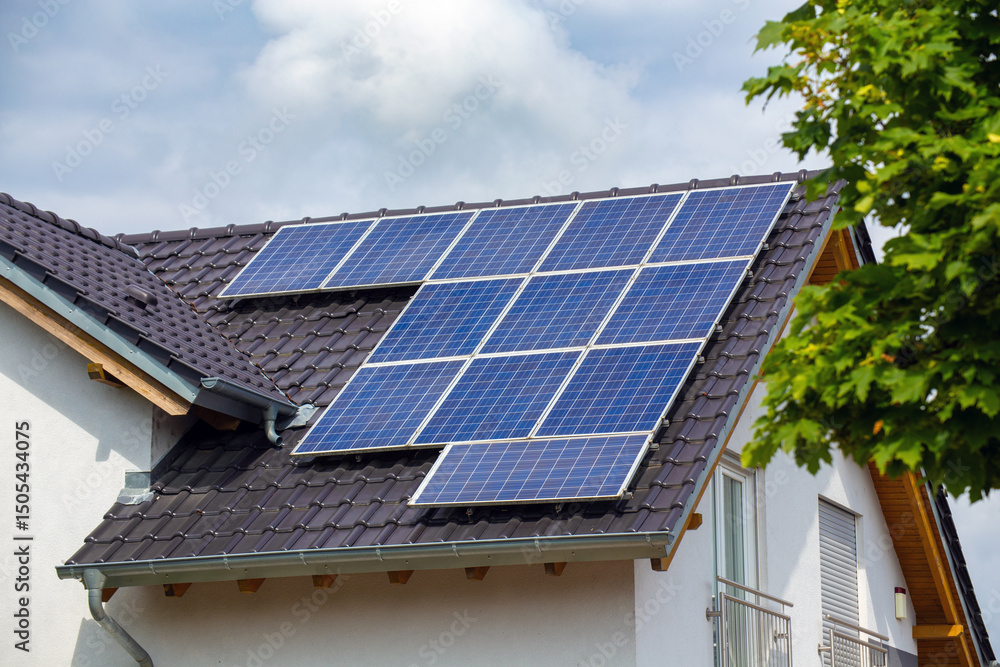 Einfamilienhaus mit Photovoltaikanlage Einfamilienhaus mit Photovoltaikanlage