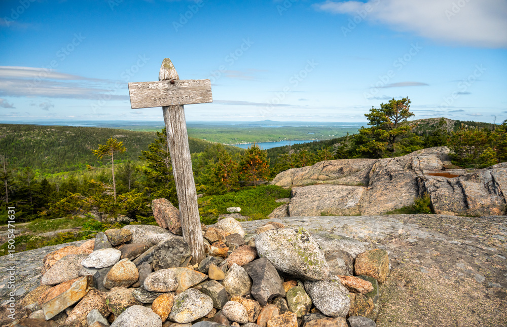 Fototapeta premium Sign on the Summit of Cedar Swamp Mountain in Acadia