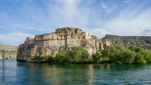 Fototapeta Naklejka Na Ścianę i Meble -  Panorama of Rumkale on the right bank of the Euphrates River in Gaziantep, Turkey.
