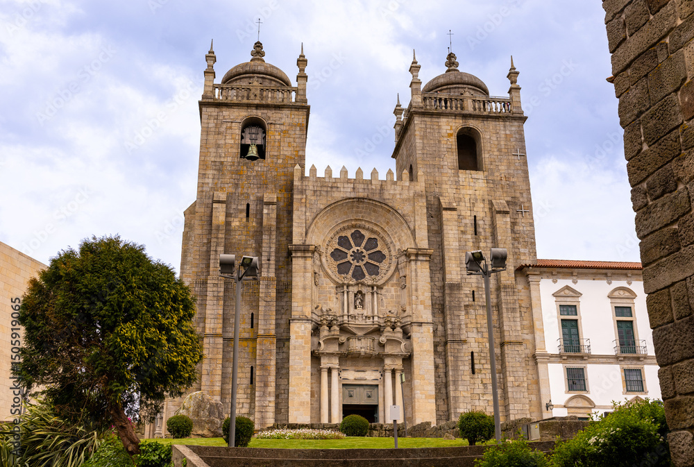 Fototapeta premium View of the facade of the Cathedral Church of Se do Porto in Porto city, Portugal