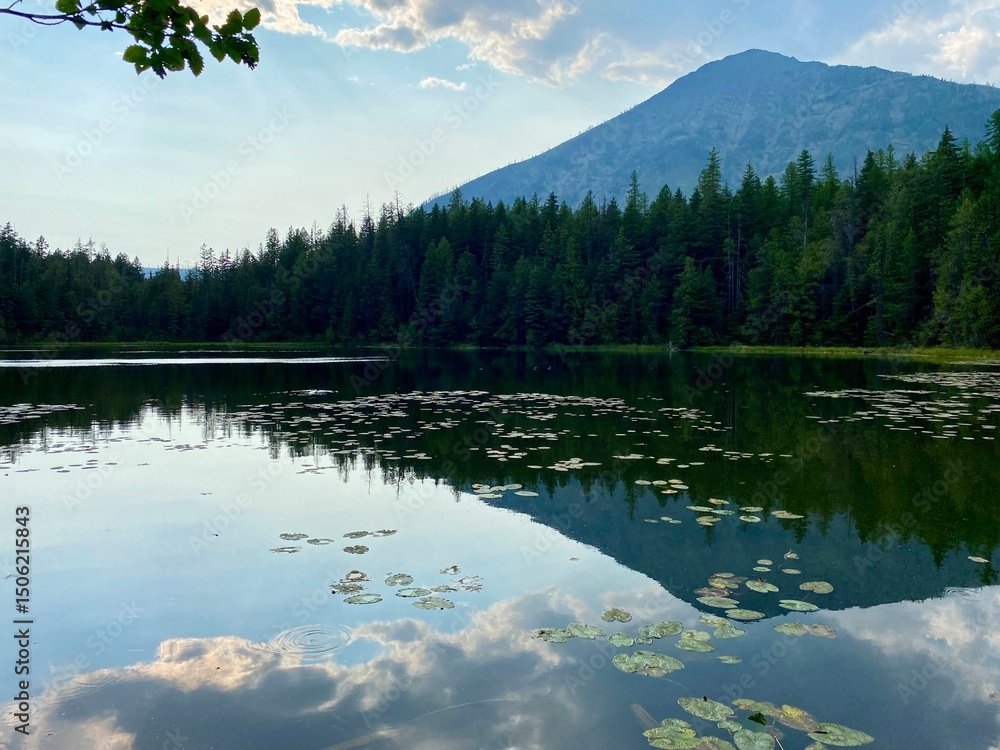 Obraz premium lake in the mountains