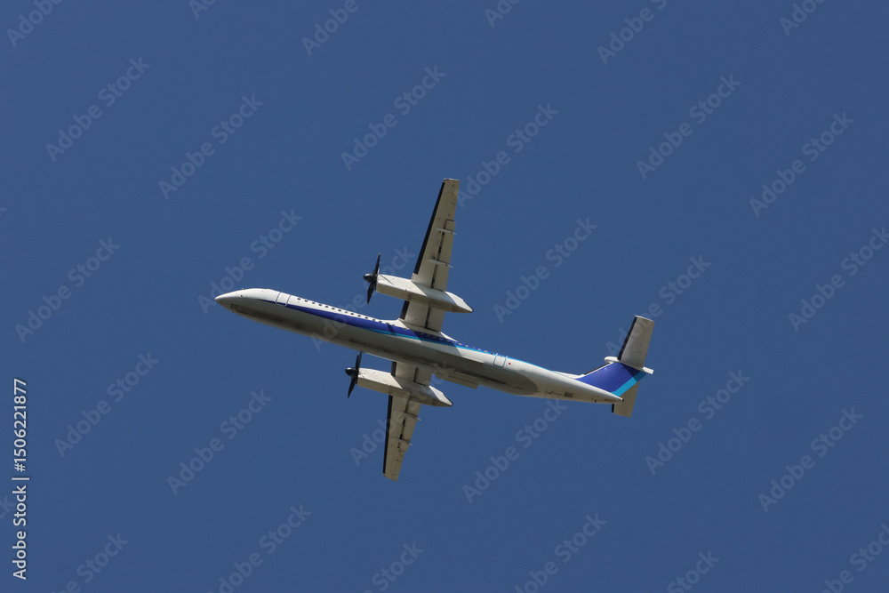 Obraz premium 福岡空港発、青空行き