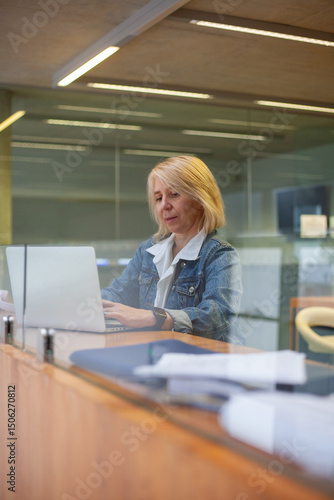 middle aged business Women in Focus