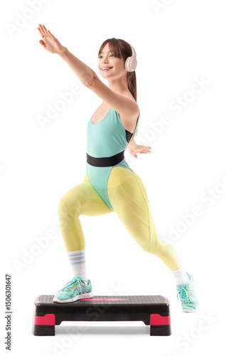 Sporty young woman in headp...
