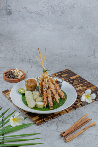 Tableau sur toile Traditional Indonesian Satay with Peanut Sauce: A Culinary Treasure