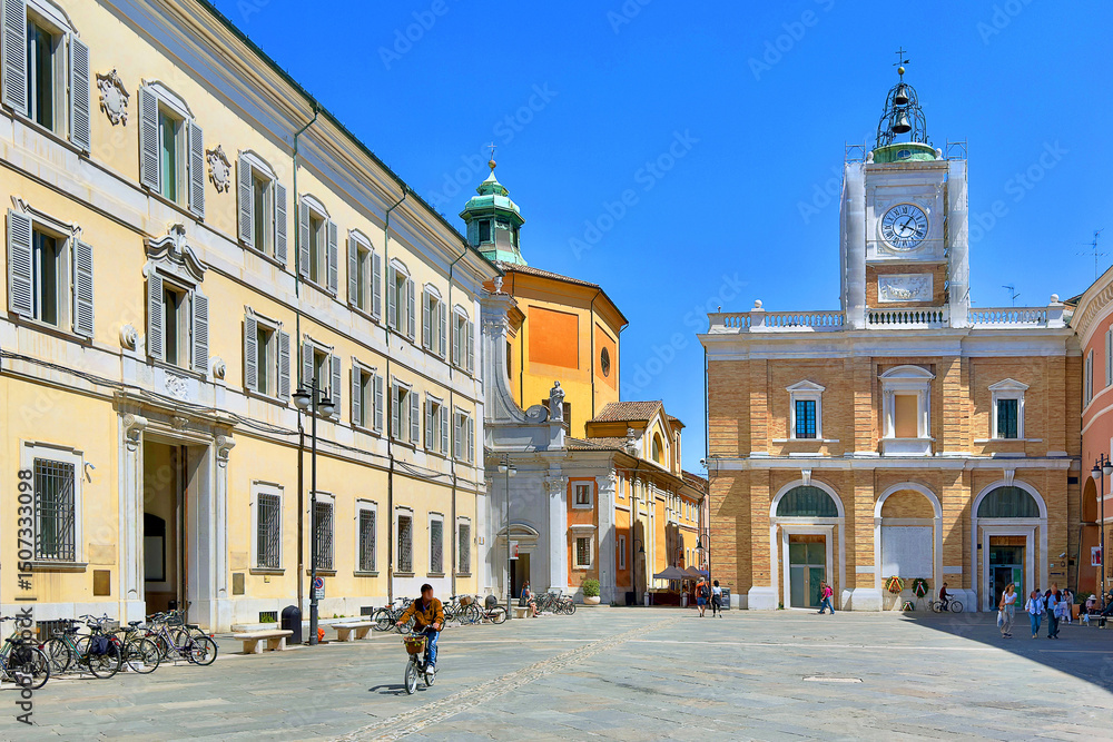 Obraz premium palazzi storici in centro città di ravenna in italia