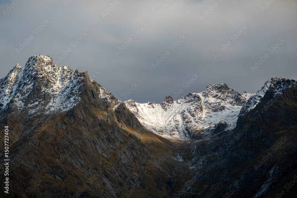 Obraz premium Snow-capped mountains in Norway, Northern Europe, in late autumn
