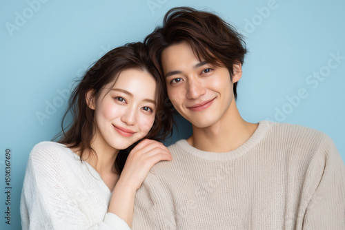 幸福感を映し出す笑顔と親密なふたりの距離感 / AI