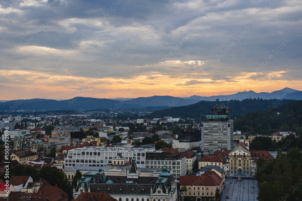 Fototapeta premium sunset over the city of Ljubljana