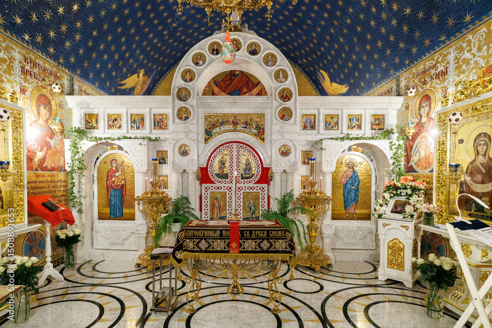 Obraz premium iconostasis in an Orthodox church