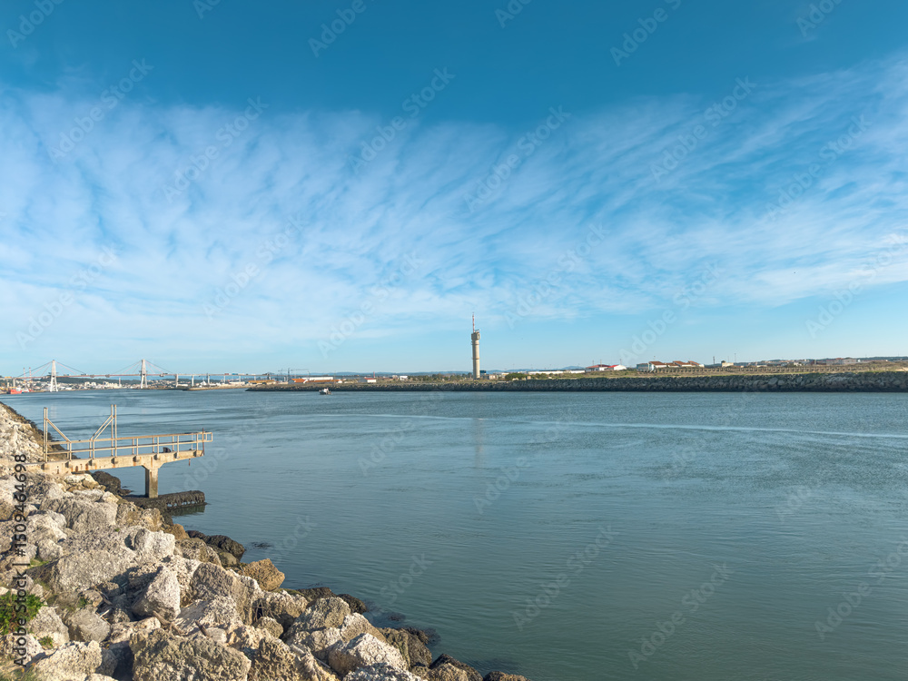 Obraz premium View of the mouth of the Mondego river in Figueira da Foz, Portugal