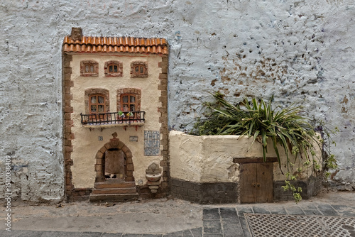 Canvas Print The House of Cats touristic attraction in Valencia Spain