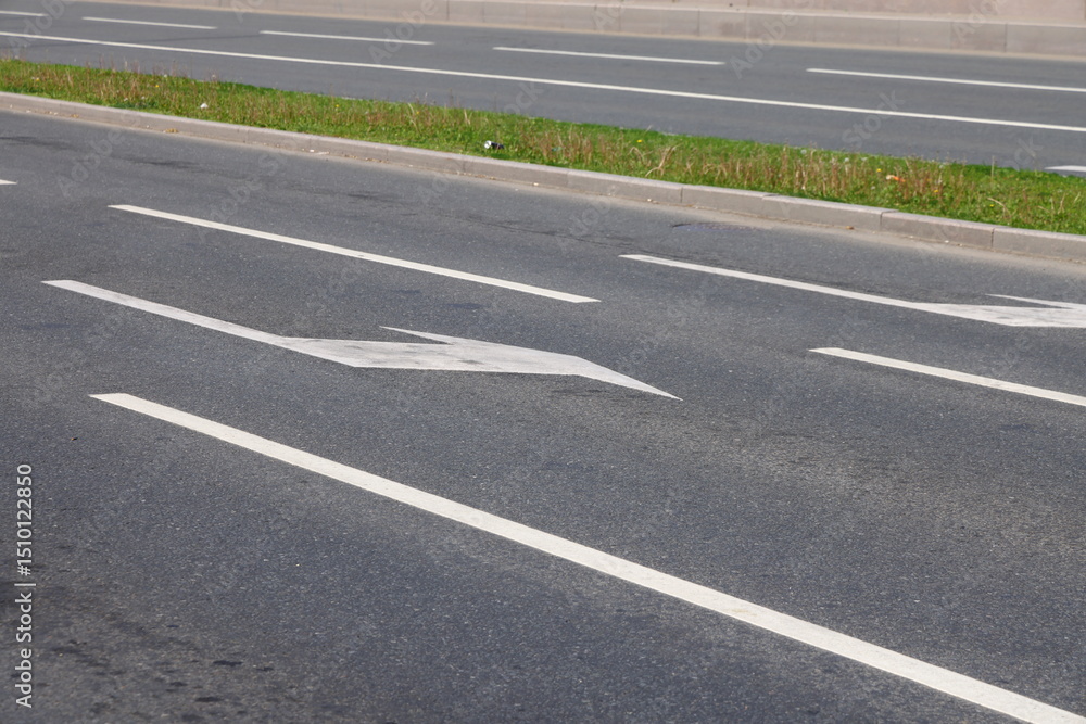 Obraz premium curb along the highway, asphalt and lawn along the road, minimalism 2
