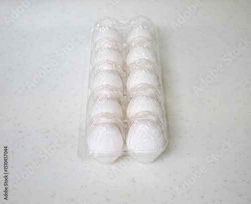 新鮮な玉子パック 白玉10個入の写真