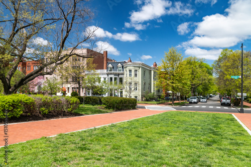 Fototapeta Naklejka Na Ścianę i Meble -  Small streets and historic architecture in downtown Washington, DC.