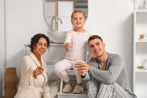 Little girl and her parents...
