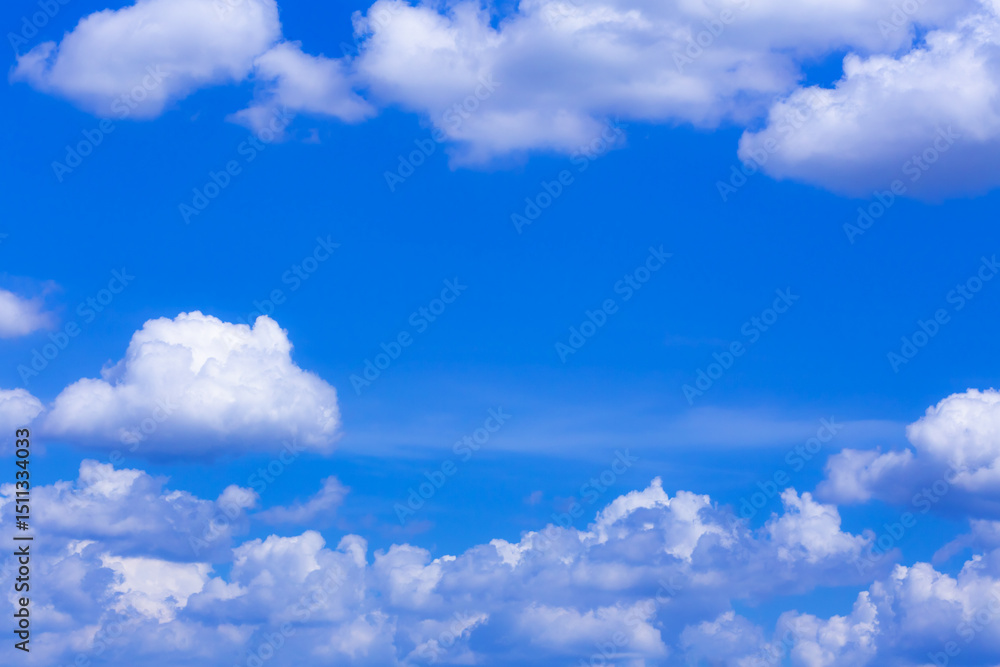 Obraz premium 青空と白い雲センタースペース 