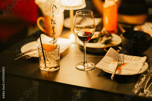 romantic-dinner-drinks-wine-cocktail