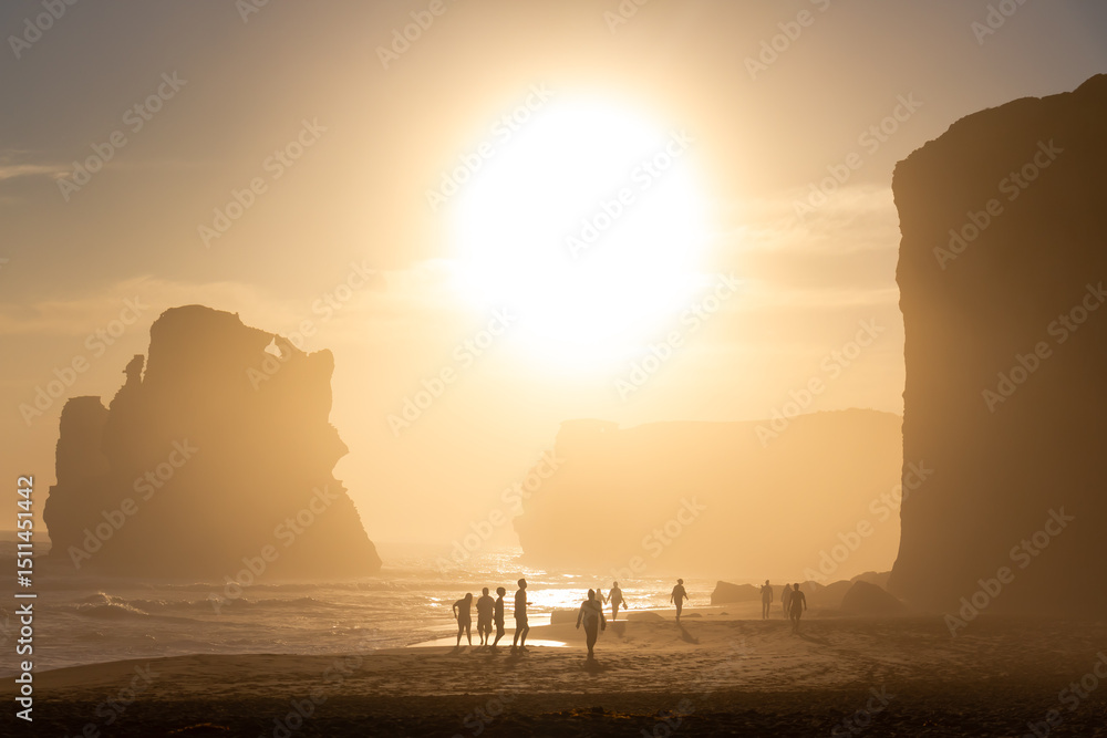 Fototapeta premium Stunning wonderful sunset at the beach on the Great Ocean Road