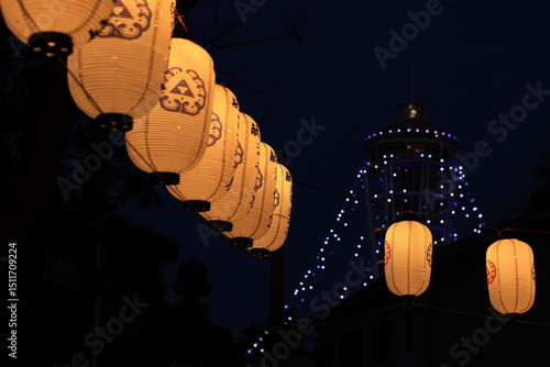 江ノ島で新年を祝う提灯のある夜景 photo