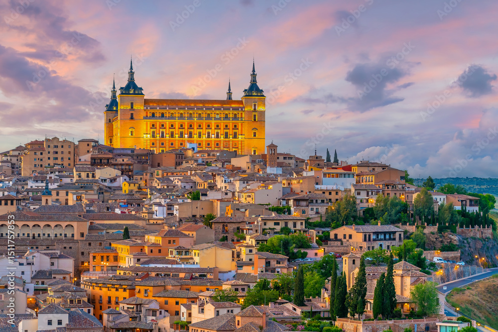 Fototapeta premium Toledo city skyline, cityscape of Spain