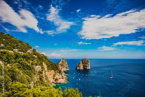 Fototapeta Naklejka Na Ścianę i Meble -  Faraglioni, Capri Island