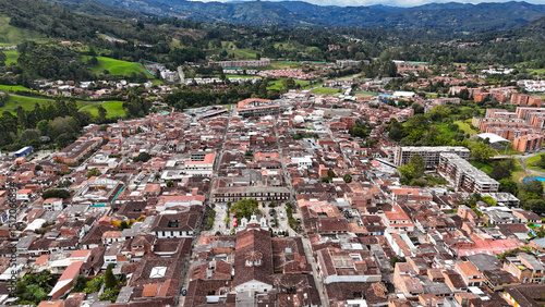 Foto aérea tomada  sobre el municipio de El Retiro, en Antioquia, Colombia