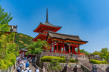 Papier peint photo Kyoto Temple Kiyomizu-dera bouddhiste à Kyoto  © momo11353