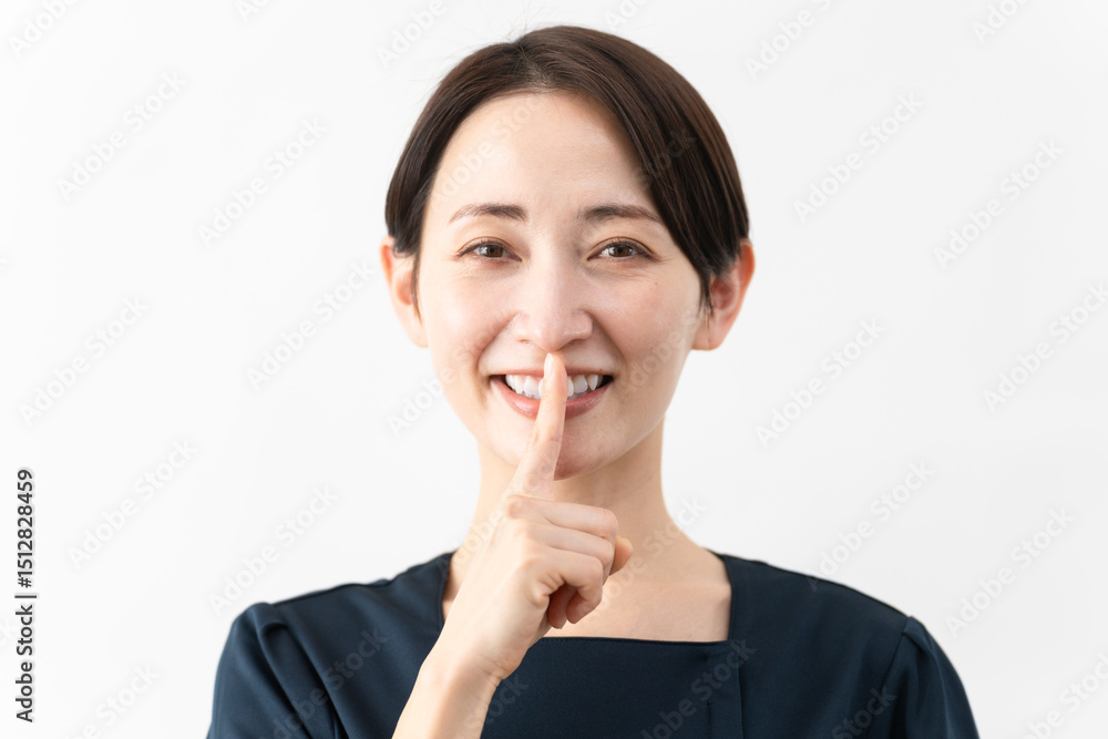 エステサロン制服を着た若い女性 ビューティイメージ エステサロン制服を着た若い女性 ビューティイメージ