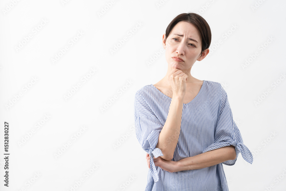 私服姿の女性 ライフスタイルイメージ 私服姿の女性 ライフスタイルイメージ
