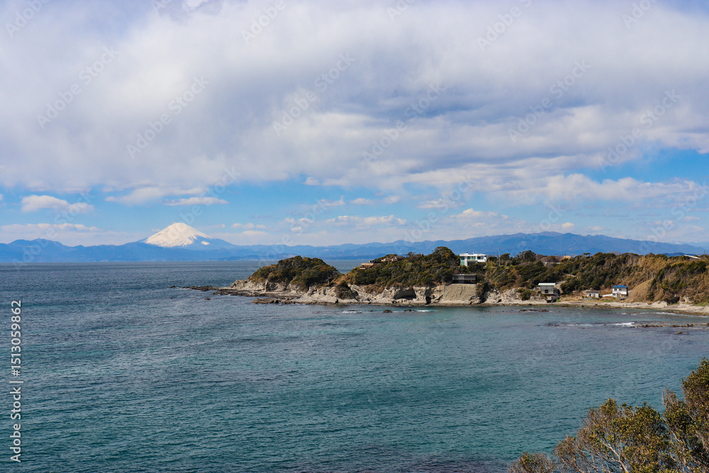 Fototapeta premium 富士山と荒崎海岸（神奈川県横須賀市）