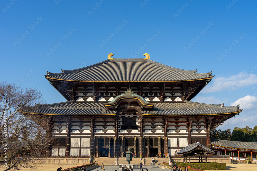 Fototapeta premium Todaiji is a Buddhist temple built in the mid-700s and contains the largest bronze Buddha statue in Japan.