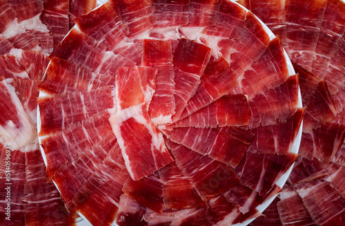 Jamón ibérico de bellota recién cortado