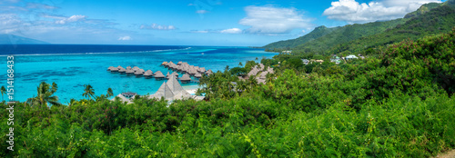 Bild auf Leinwand Scenic views from the To'atea Panoramic Viewpoint in Moʻorea or Moorea island, the paradisical in French Polynesia