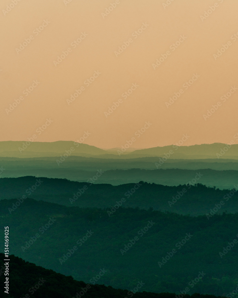 Obraz premium Misty Morning in the Mountains