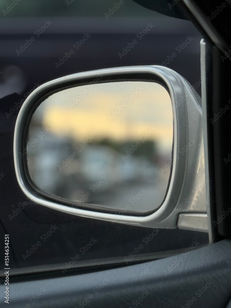 Fototapeta premium Morning Glow in Car Side Mirror